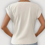 ARIA™ | Draperet V-udskåret Bluse – Feminin Lethed & Skulpturelt Snit ✨