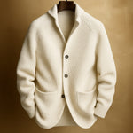 ALDRIC™ | Ribbet Cardigan – Materiale-Integritet & Skandinavisk Komfort ✨