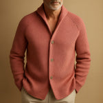 ALDRIC™ | Ribbet Cardigan – Materiale-Integritet & Skandinavisk Komfort ✨