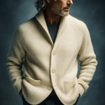 ALDRIC™ | Ribbet Cardigan – Materiale-Integritet & Skandinavisk Komfort ✨